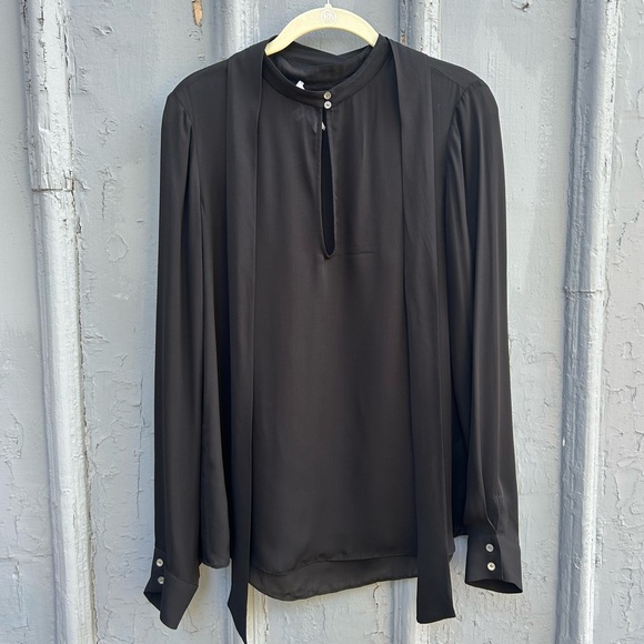 Elizabeth & James black silk tie front blouse, size M - Picture 12 of 12